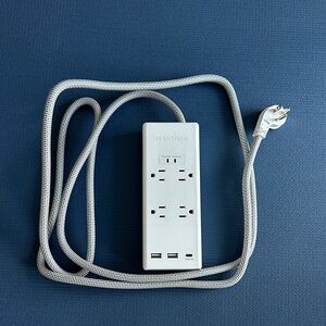 Insignia White 4-Outlet Power Strip with USB Charging and Braided Cord